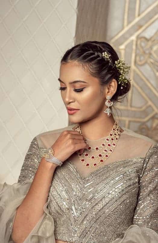 Threading and eyebrow shaping at Meenakshi Salon Raipur